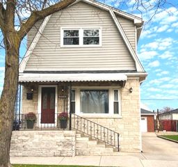 1507 N 15th Avenue, Melrose Park, IL 60160