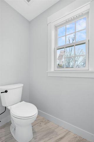 16 Stephens Lane, Valhalla, NY 10595