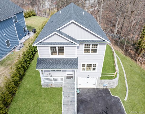 16 Stephens Lane, Valhalla, NY 10595