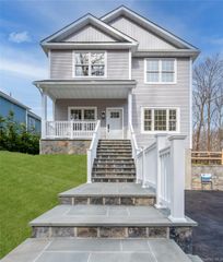 16 Stephens Lane, Valhalla, NY 10595