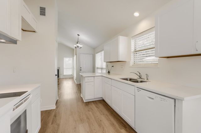 7810 Ivy Lane, Rowlett, TX 75089