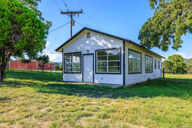 000 RM 336, Leakey, TX 78873