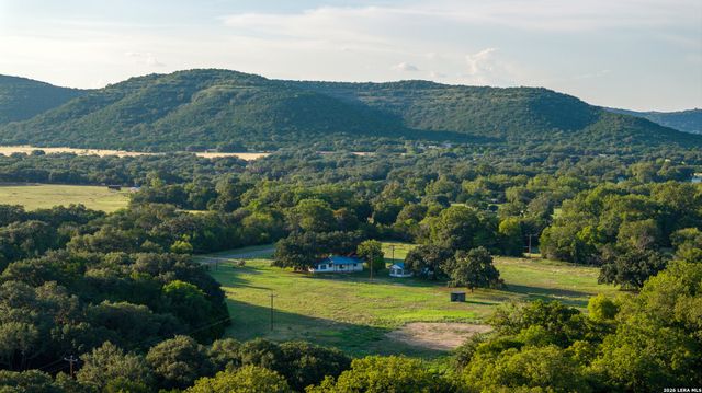 000 RM 336, Leakey, TX 78873