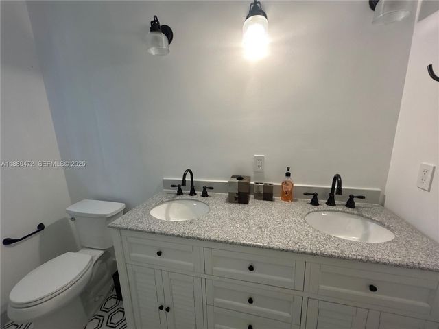 6395 SW 42nd Terrace, South Miami, FL 33155