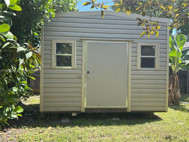 6395 SW 42nd Terrace, South Miami, FL 33155