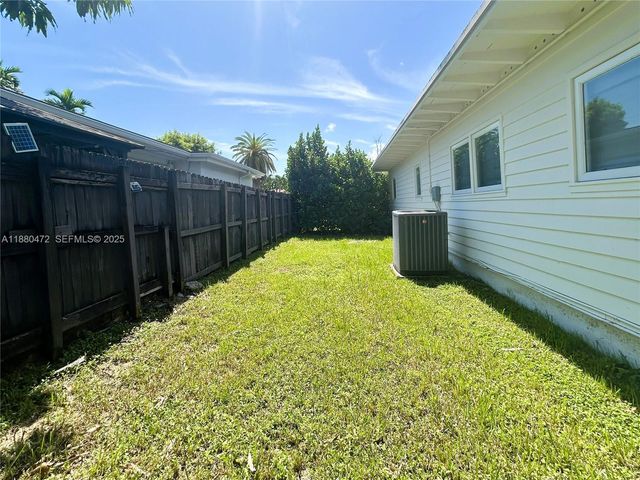 6395 SW 42nd Terrace, South Miami, FL 33155