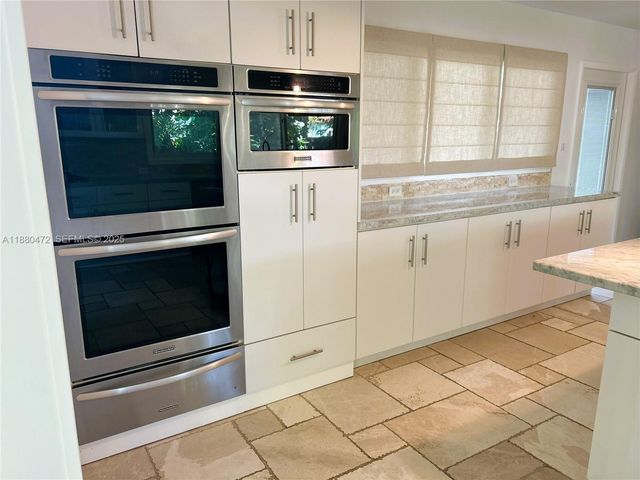 6395 SW 42nd Terrace, South Miami, FL 33155