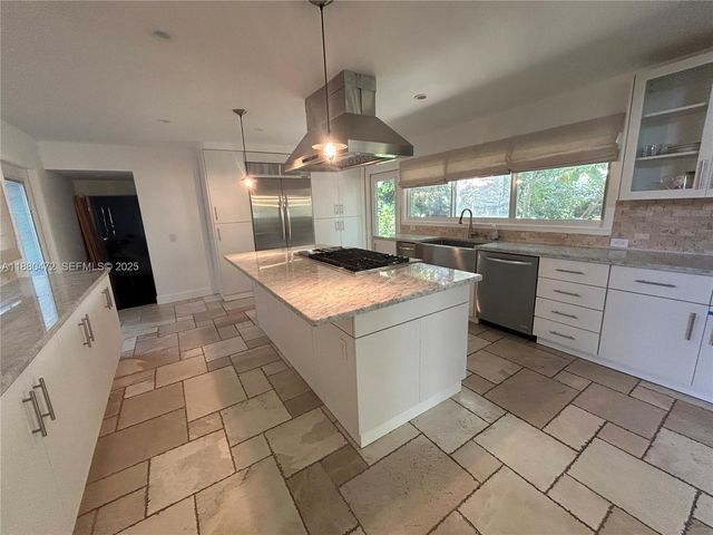 6395 SW 42nd Terrace, South Miami, FL 33155