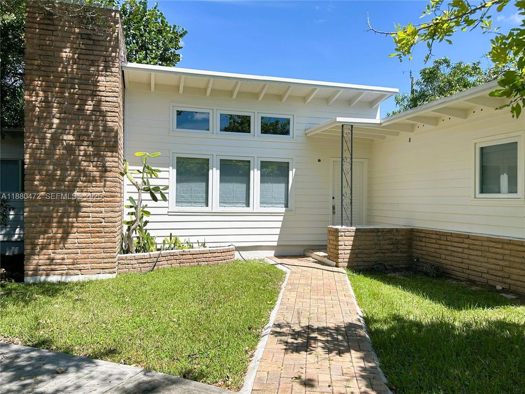 6395 SW 42nd Terrace, South Miami, FL 33155