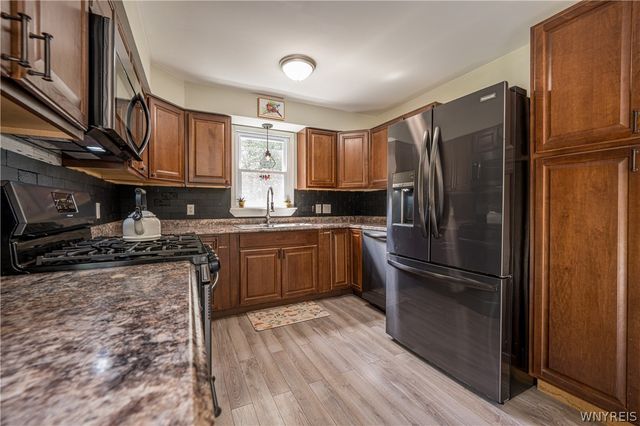 10807 Santello Drive, North Collins, NY 14111