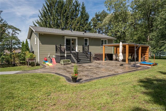 10807 Santello Drive, North Collins, NY 14111