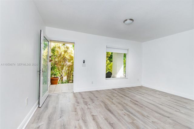 1300 71st St, Miami Beach, FL 33141