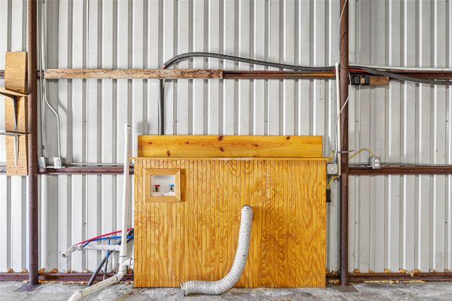 715 E 10TH Street, Kemp, TX 75143