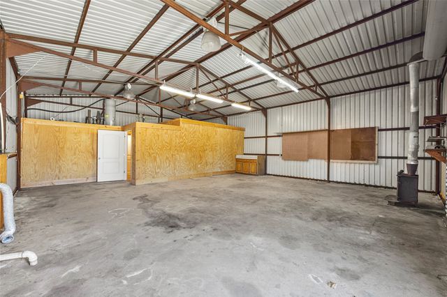 715 E 10TH Street, Kemp, TX 75143