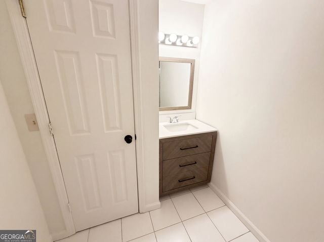 174 Lovelace Lane, Ball Ground, GA 30107