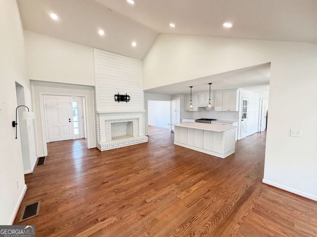 174 Lovelace Lane, Ball Ground, GA 30107