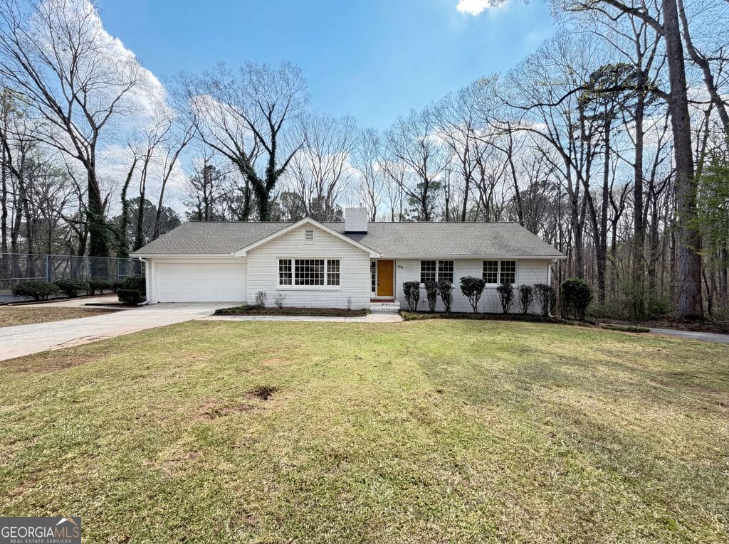 174 Lovelace Lane, Ball Ground, GA 30107