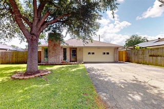3907 Texas Avenue, Dickinson, TX 77539