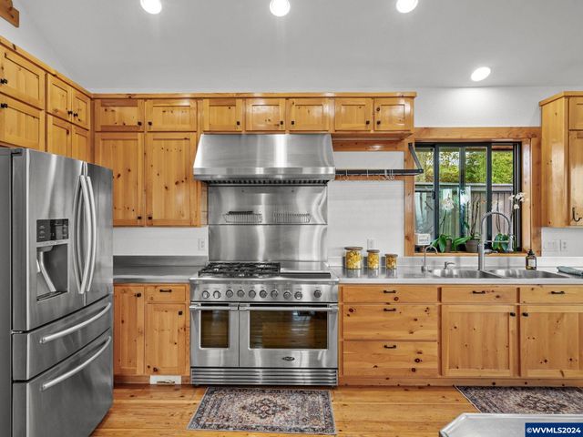 555 Misty Hill Ln SE, Salem, OR 97306