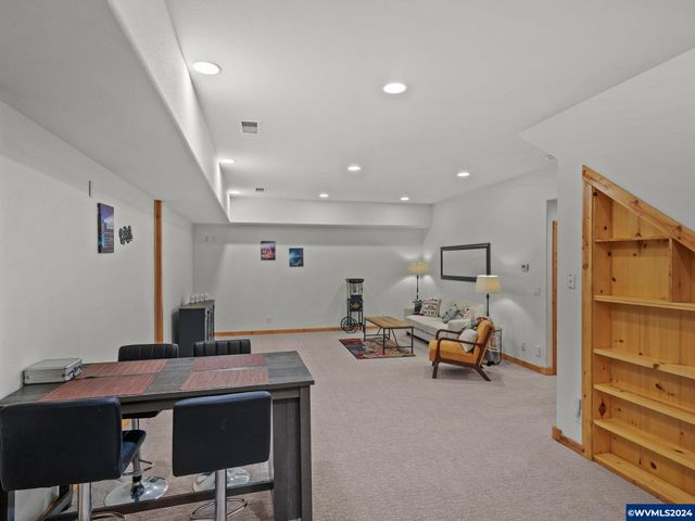 555 Misty Hill Ln SE, Salem, OR 97306