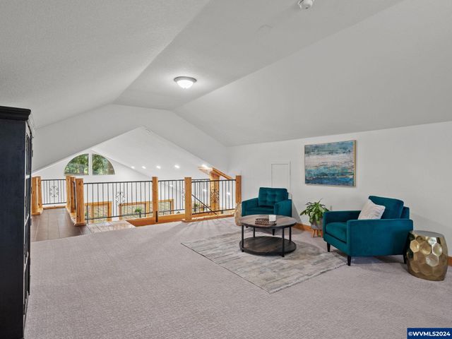 555 Misty Hill Ln SE, Salem, OR 97306