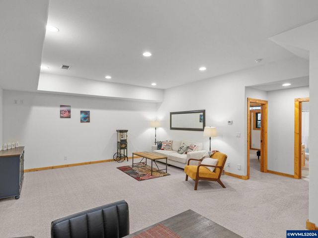 555 Misty Hill Ln SE, Salem, OR 97306