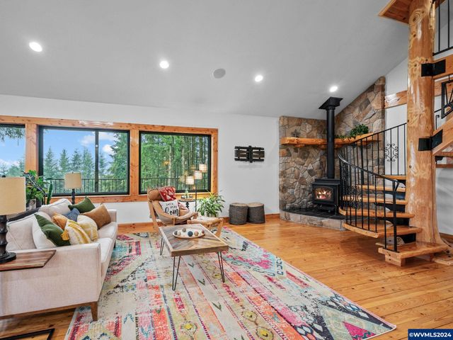 555 Misty Hill Ln SE, Salem, OR 97306