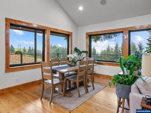 555 Misty Hill Ln SE, Salem, OR 97306