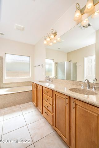 1111 W Montelupo Drive, Oro Valley, AZ 85755