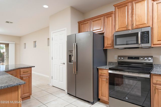 1111 W Montelupo Drive, Oro Valley, AZ 85755