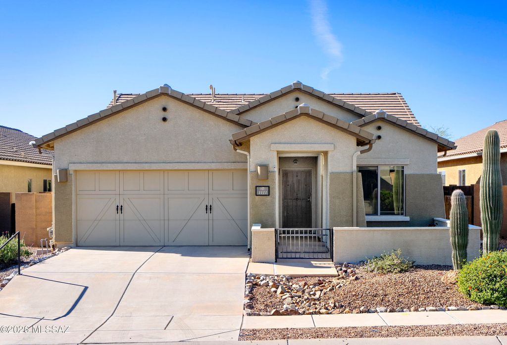 1111 W Montelupo Drive, Oro Valley, AZ 85755
