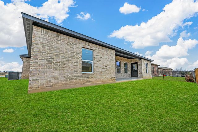 306 Day Drive, Mabank, TX 75147