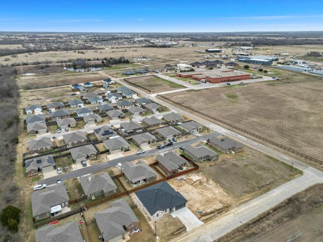 306 Day Drive, Mabank, TX 75147