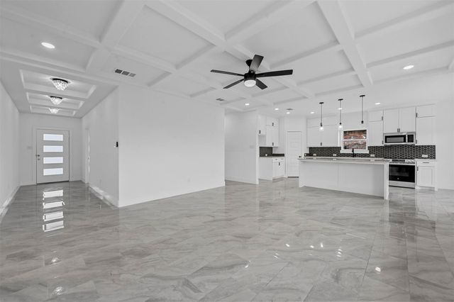 306 Day Drive, Mabank, TX 75147