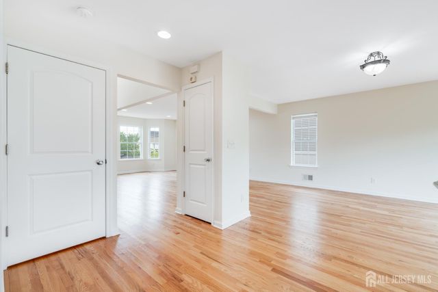 519 Fairview Avenue, Middlesex, NJ 08846