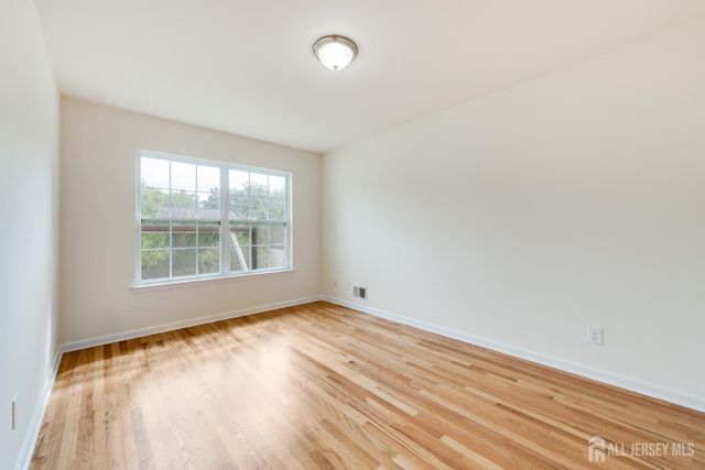 519 Fairview Avenue, Middlesex, NJ 08846