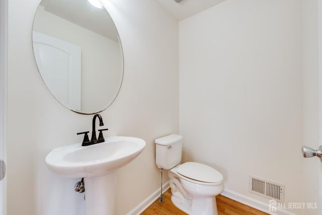 519 Fairview Avenue, Middlesex, NJ 08846