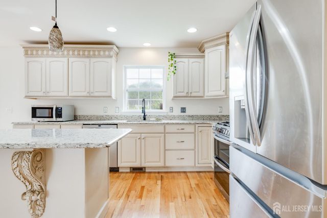 519 Fairview Avenue, Middlesex, NJ 08846