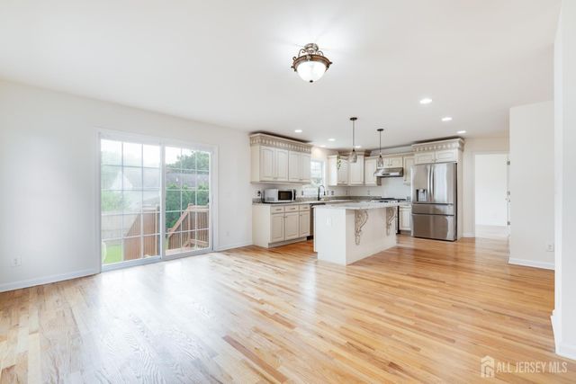 519 Fairview Avenue, Middlesex, NJ 08846