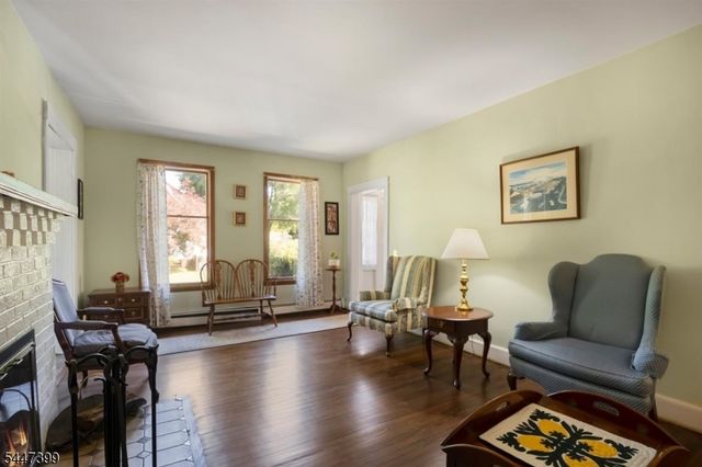 35 Lowell St, Westwood Boro, NJ 07675