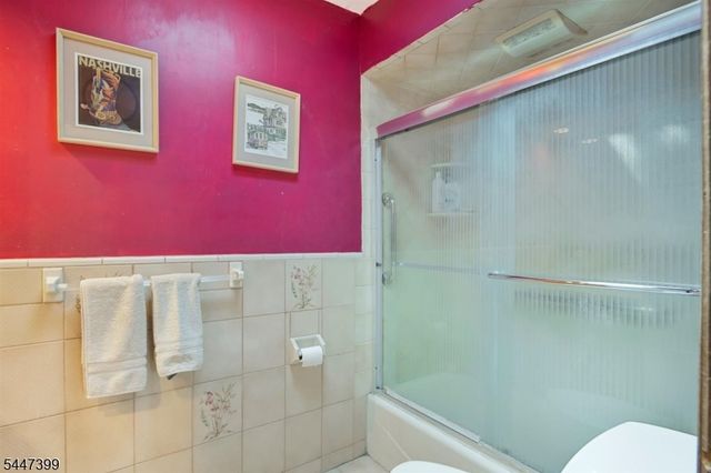 35 Lowell St, Westwood Boro, NJ 07675