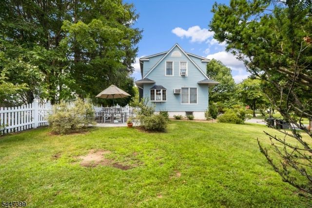35 Lowell St, Westwood Boro, NJ 07675