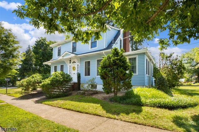 35 Lowell St, Westwood Boro, NJ 07675