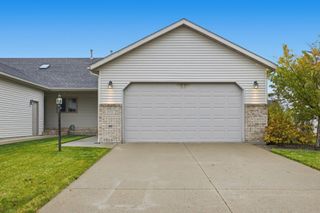 2830 Wheatland Drive S, Fargo, ND 58103