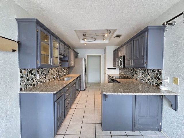 3300 Oakmont Dr, Midland, TX 79707