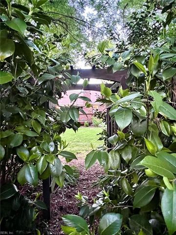 728 Willow Oak DR, Chesapeake, VA 23322