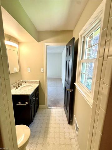 728 Willow Oak DR, Chesapeake, VA 23322