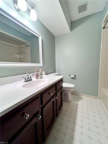 728 Willow Oak DR, Chesapeake, VA 23322