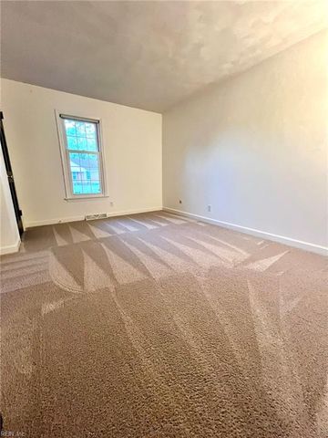 728 Willow Oak DR, Chesapeake, VA 23322