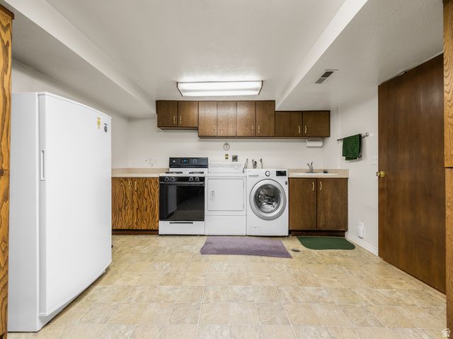 8328 S ROOSEVELT ST, Midvale, UT 84047